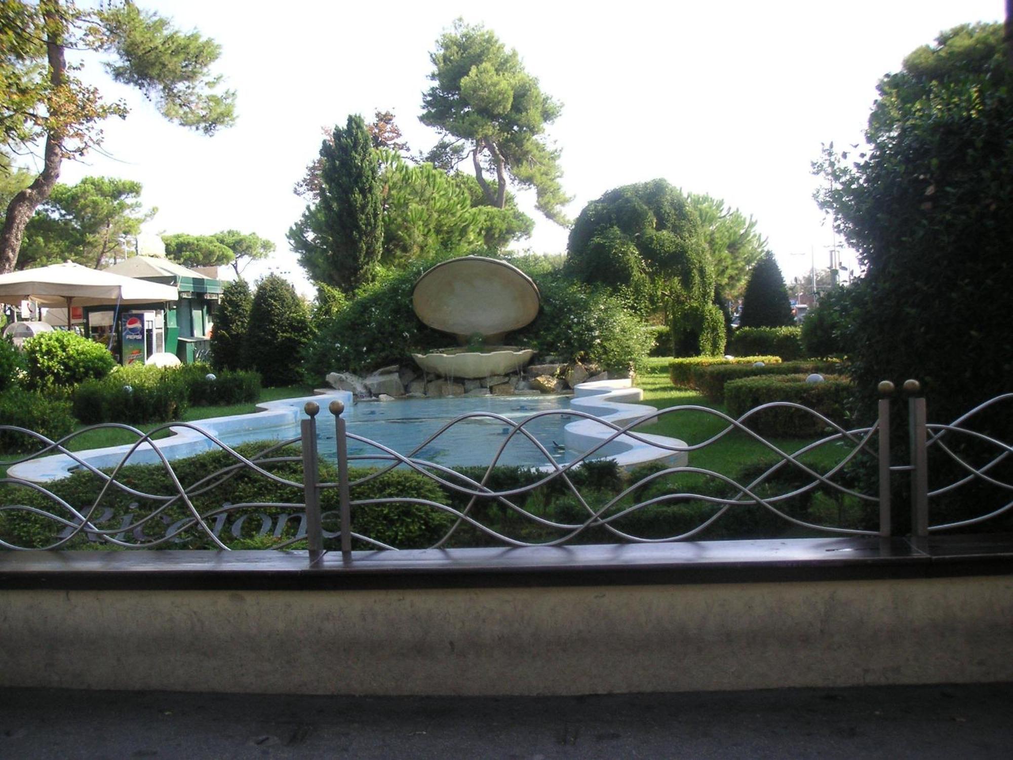Hotel Canasta Riccione Eksteriør bilde