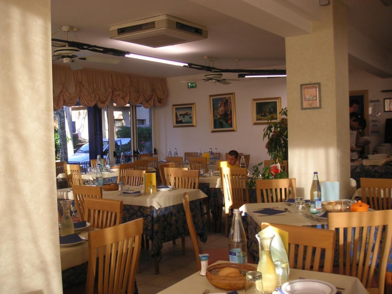 Hotel Canasta Riccione Eksteriør bilde